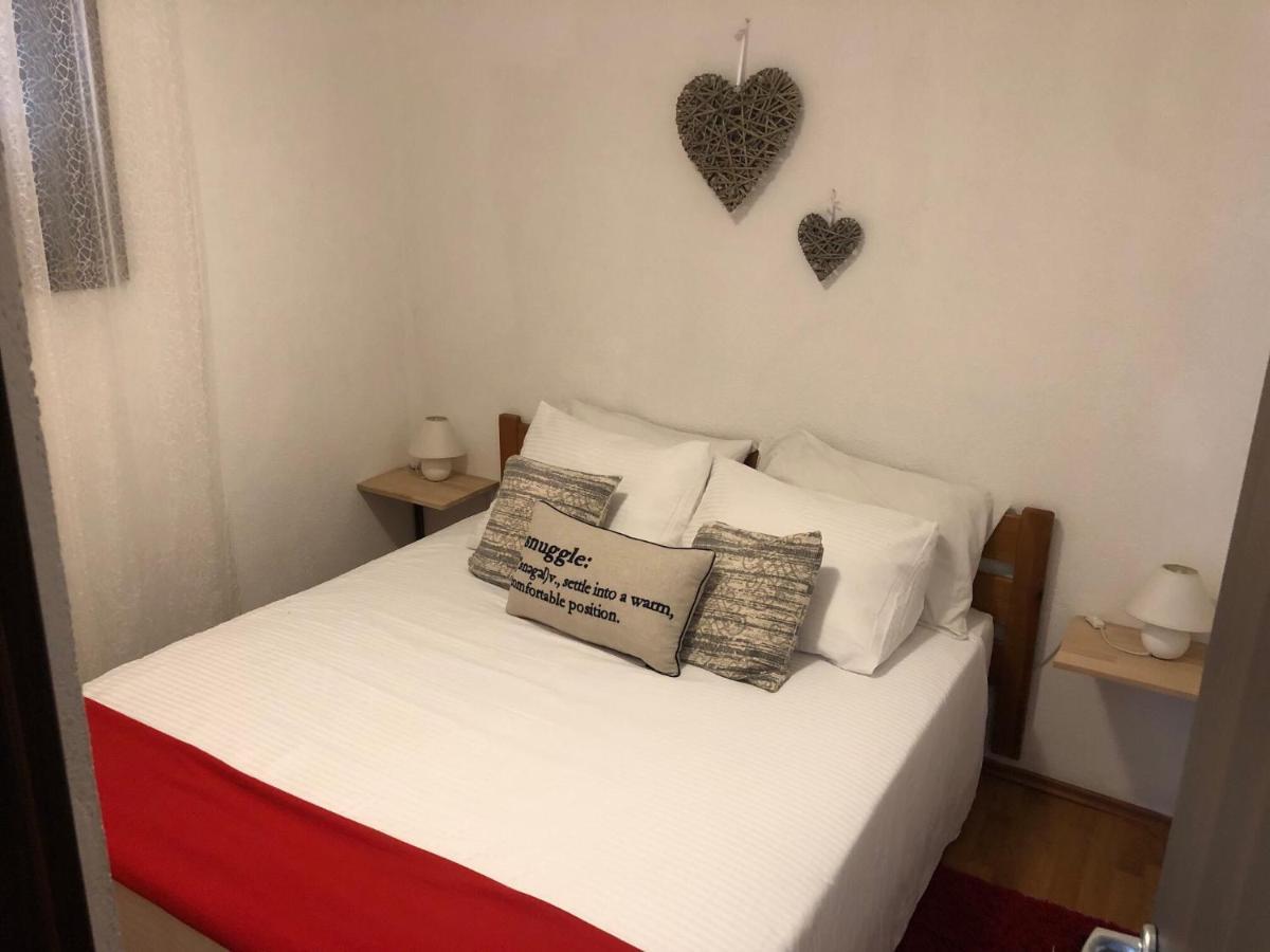 Vacation House "Andy" Pula Ngoại thất bức ảnh