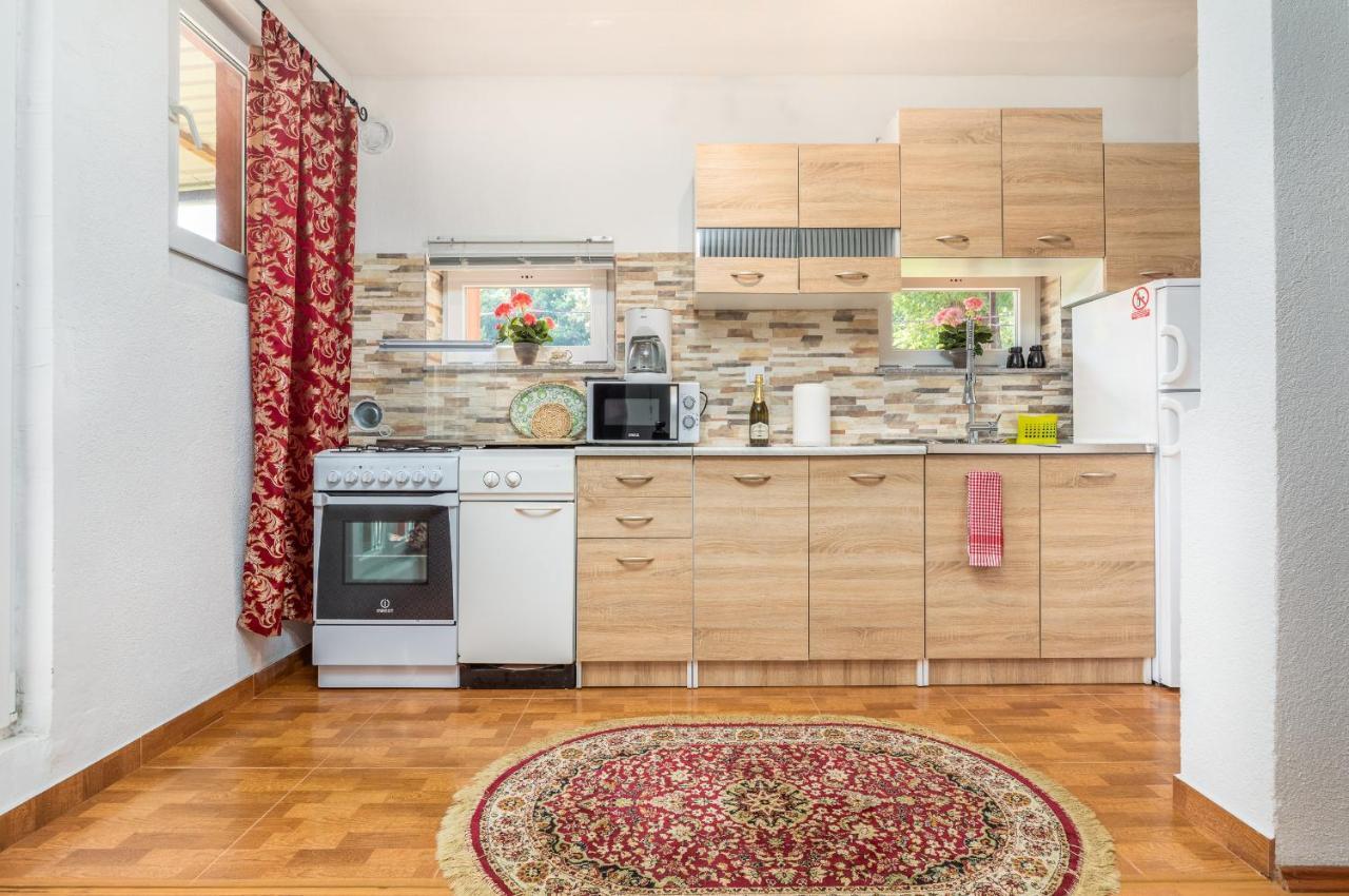Vacation House "Andy" Pula Ngoại thất bức ảnh